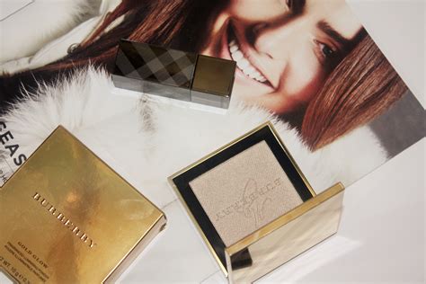 my burberry gold glow fragranced powder|Burberry Gold Glow No. 01 Luminizing Powder Review.